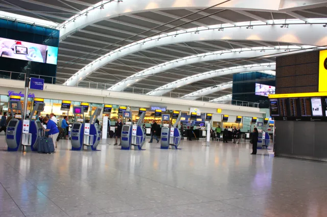 Wielka Brytania: Na Heathrow krótka przerwa w lotach przez podejrzany przedmiot