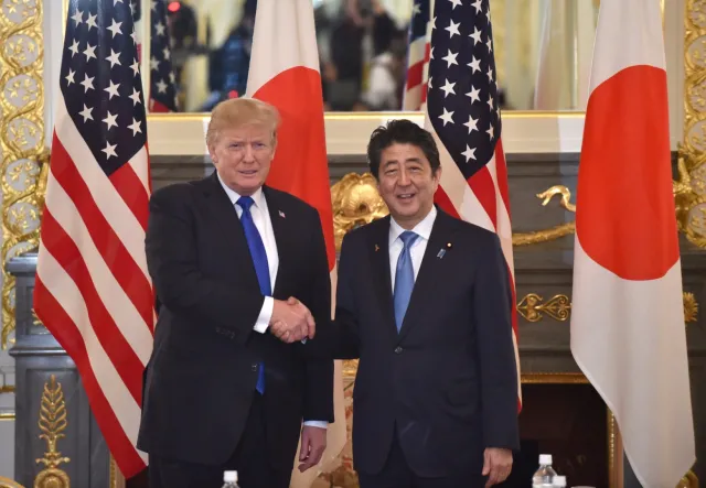 Trump jedzie do Azji rozmawiać o Korei