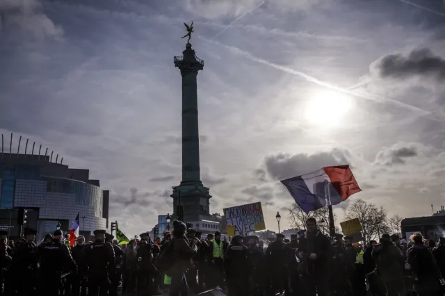 Francja: Starcia demonstrantów z policją w Paryżu