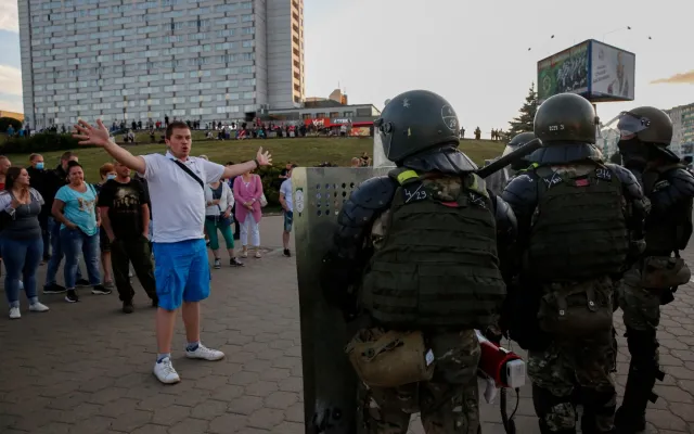 Szczerba: Dwóch polskich studentów zatrzymanych w Mińsku. Rodziny utraciły z nimi kontakt