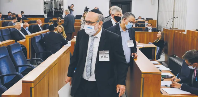 Senat chce poprawić piątkę dla zwierząt. Dłuższe vacatio legis, odszkodowania dla zamykanych branż