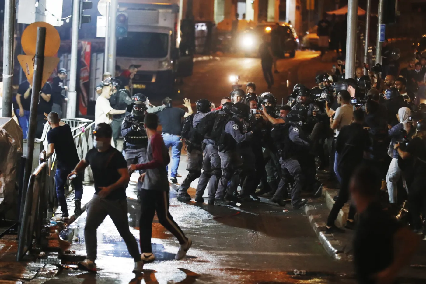 Jerozolima: Setki rannych po starciach Palestyńczyków z policją