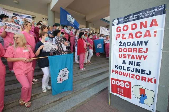 Pielęgniarki rozpoczynają strajk ostrzegawczy. Chodzi o "ustawę Niedzielskiego"