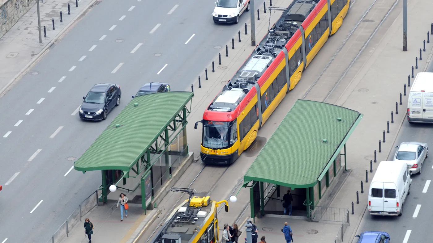 Jak ująć opłaty za korzystanie z przystanków komunikacyjnych