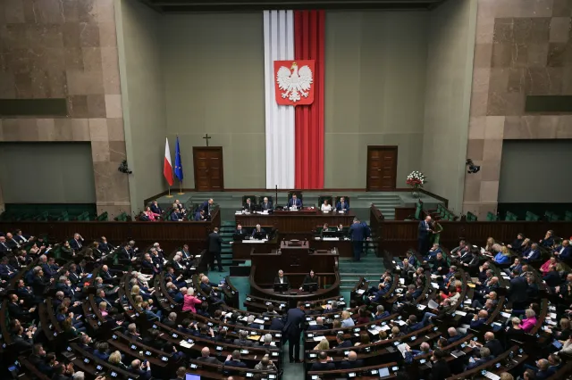 Projekt uchwały ws. powołania komisji ds. tzw. afery wizowej skierowany do Komisji Ustawodawczej