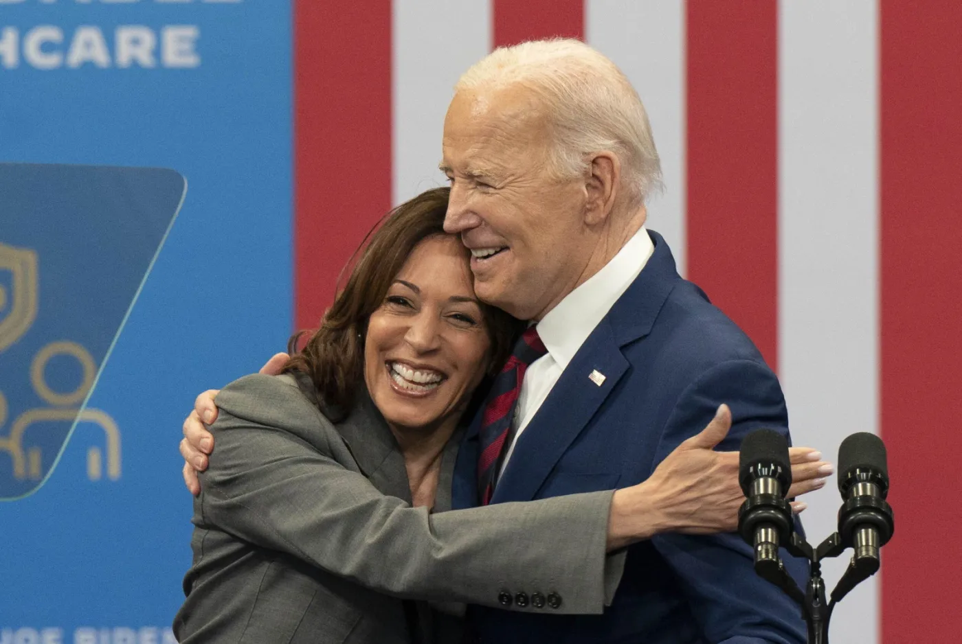 Biden rezygnuje. Na stole 96 mln dol. "Miodowy miesiąc się skończył"