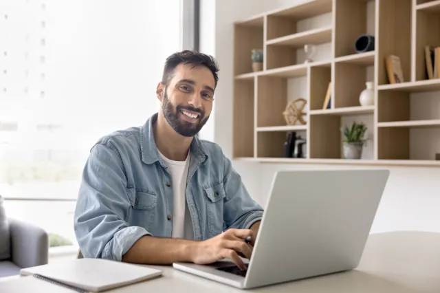 Masz umowę o dzieło? ZUS może nałożyć składki – sprawdź, kiedy