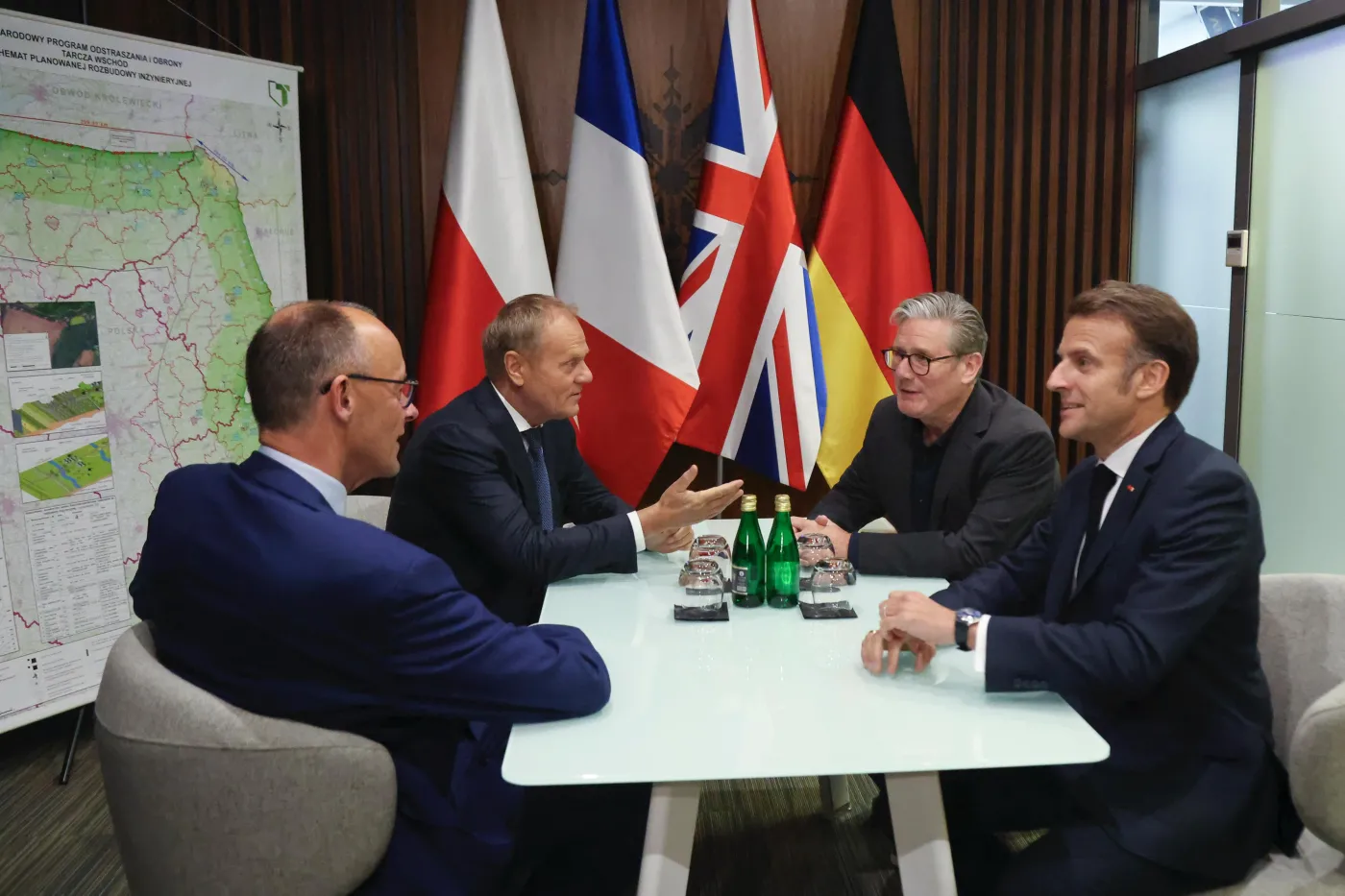 "Polska, Francja, Niemcy, Wielka Brytania przy jednym stole". Donald Tusk opublikował zdjęcie ze spotkania w Rzeszowie
