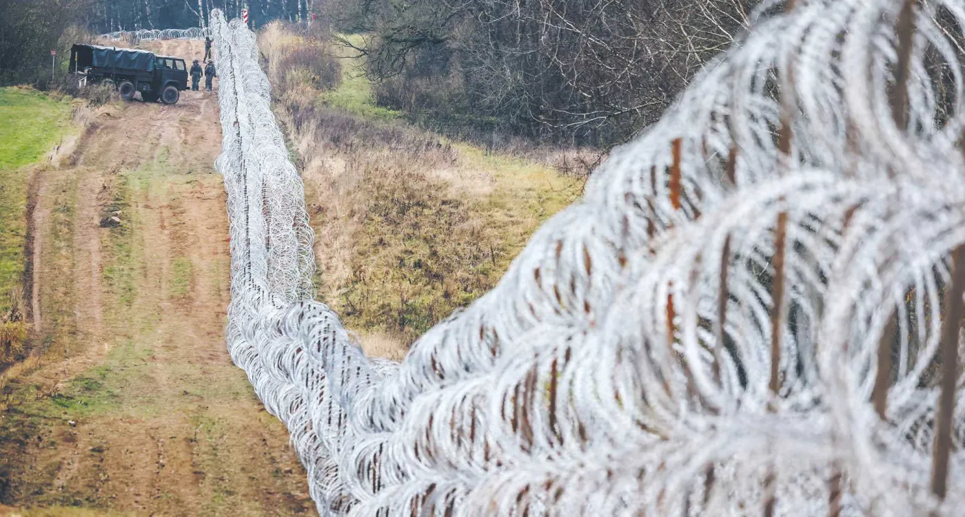 Unia po cichu wspiera budowę płotów