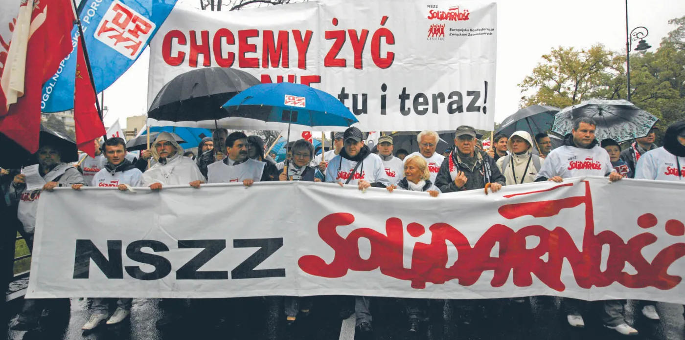 Solidarni z władzą
