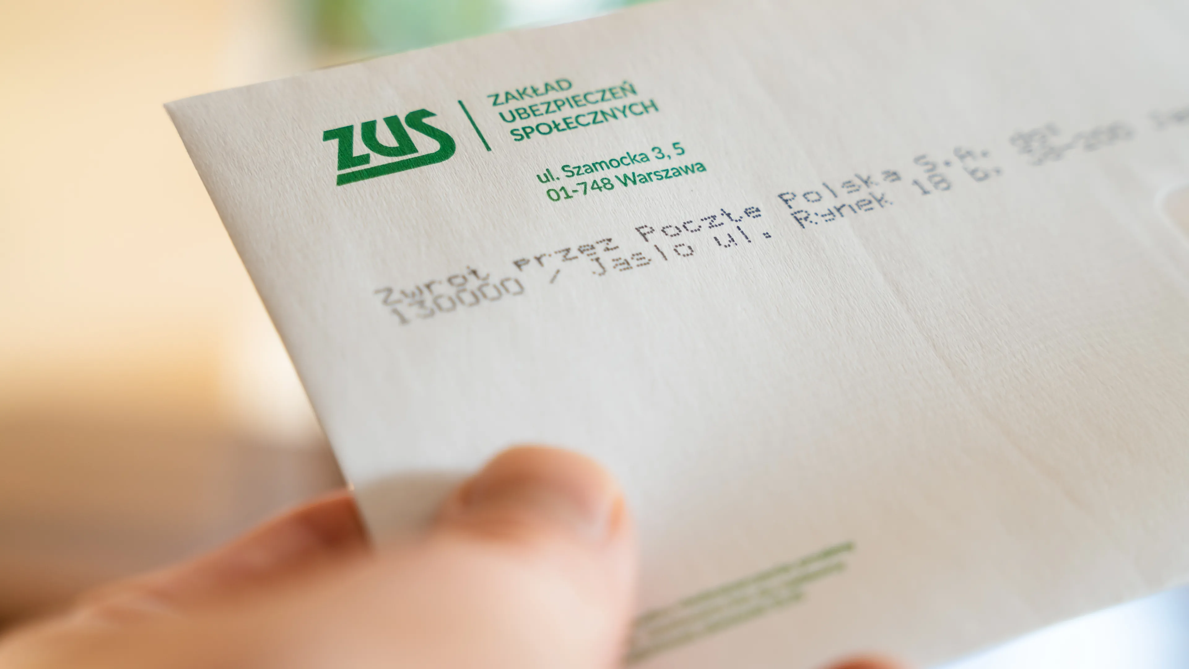 ZUS żąda zwrotu pieniędzy? Sprawdź, kiedy nadpłaty nie trzeba oddawać. Wyjaśniamy przepisy i terminy