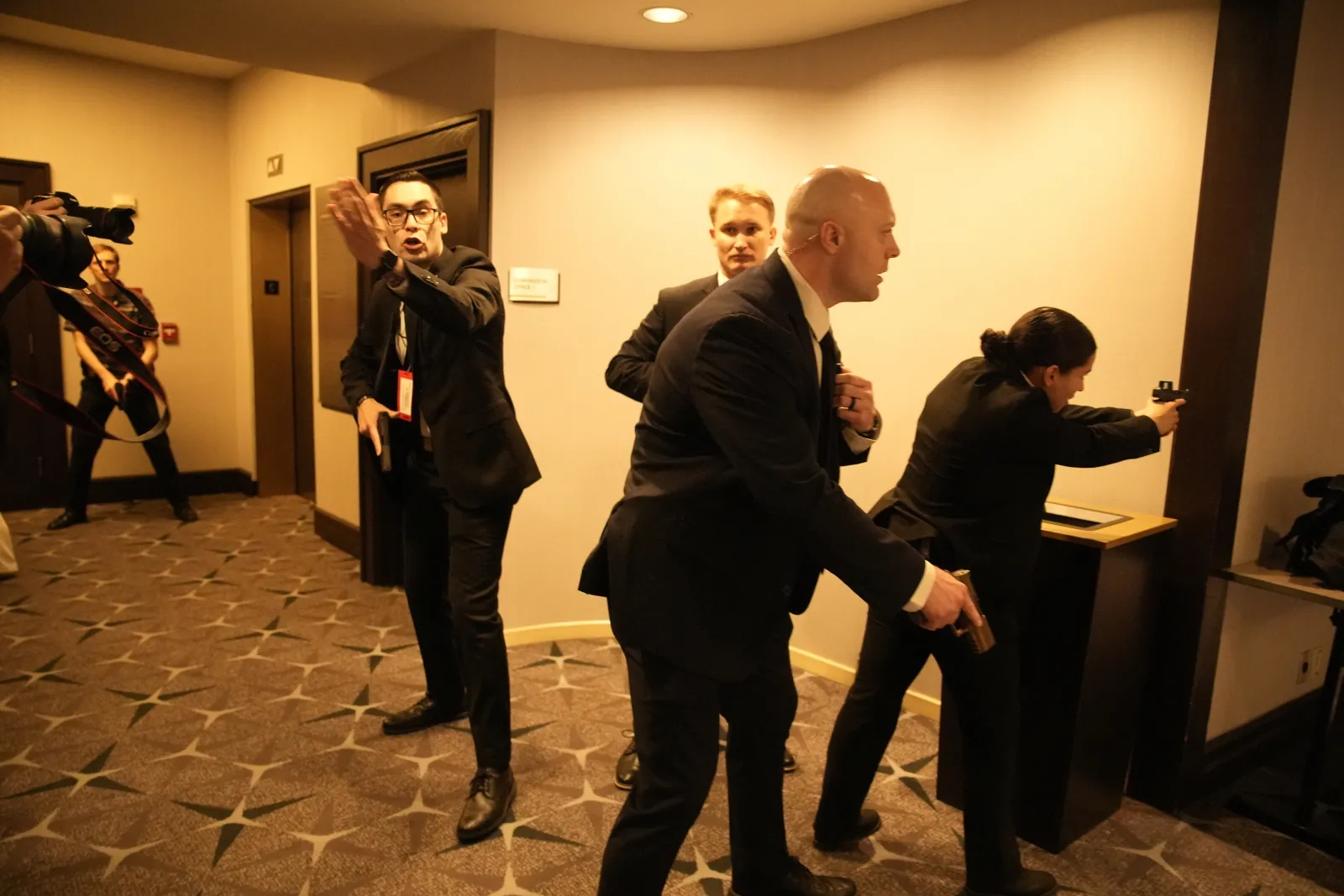 Atak na gali korespondentów: Trump może zyskać politycznie na roli ofiary