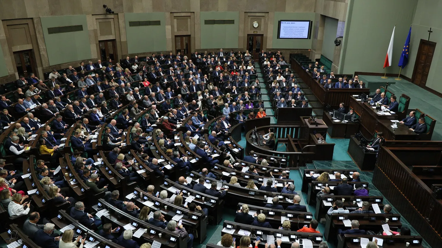 Wiek emerytalny 62 lata dla kobiet i mężczyzn? Sejm podjął decyzję. Teraz wszystko zależy od jednego