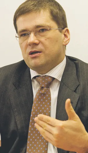 Osoby, które stracą pracę i znajdą ją poza miejscem zamieszkania, otrzymają pomoc ze środków UE - zapewnia Paweł Chorąży z Ministerstwa Rozwoju Regionalnego