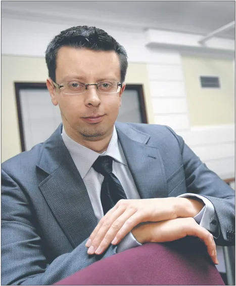 Marcin Chałupka, specjalizuje się w prawie i instytucjach szkolnictwa wyższego, w latach 2007 – 2009 ekspert Państwowej Komisji Akredytacyjnej