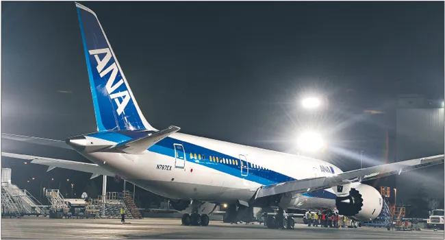 Dreamliner 787 jest lżejszy i pali 20 proc. paliwa mniej niż starsze wersje maszyny