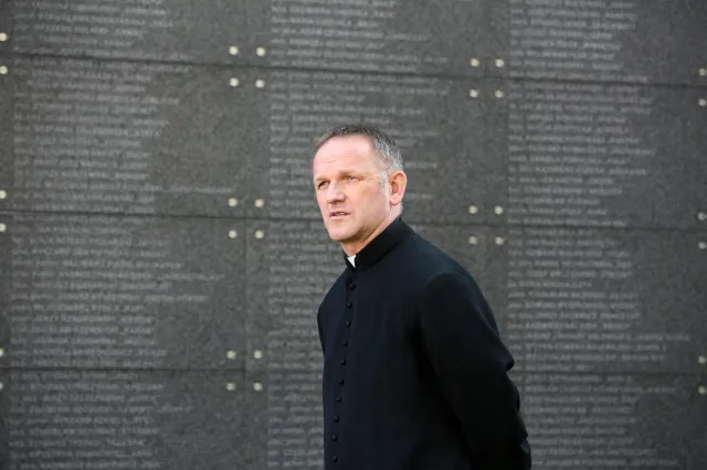 Abp Hoser odrzucił odwołanie ks. Lemańskiego: Zaszczepił ksiądz atmosferę buntu i pogardy wobec władzy kościelnej