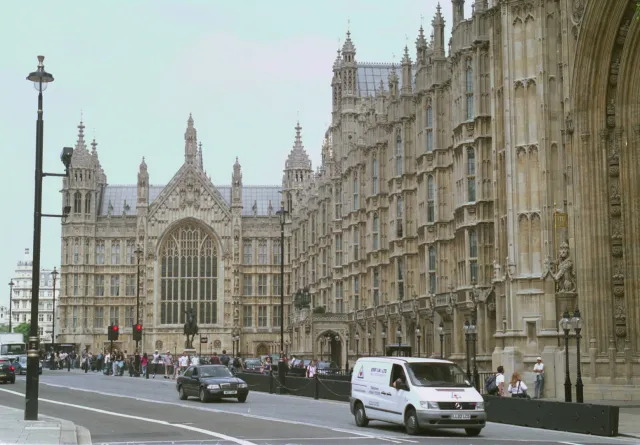 Wielka Brytania. Poseł polskiego pochodzenia oskarżony o niewłaściwe zachowanie