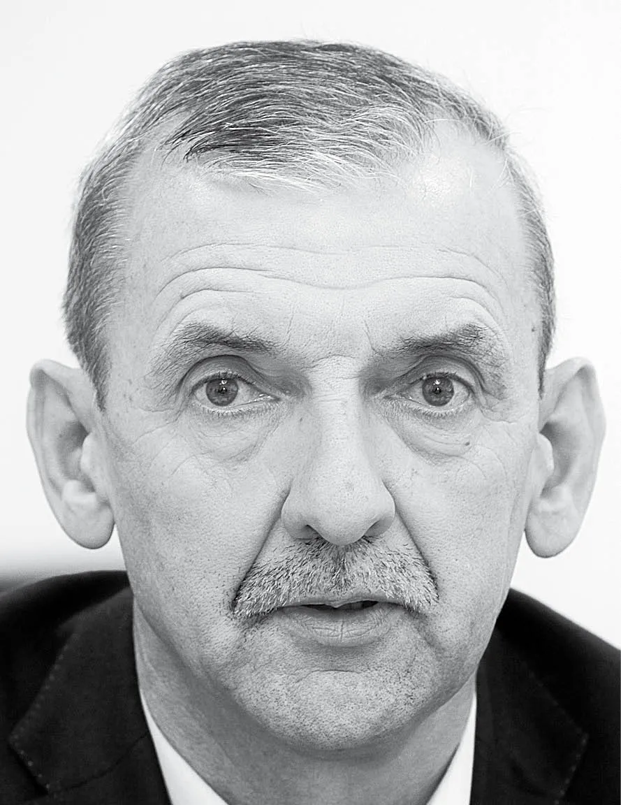 4192036-u76edc-broniarz-slawomir-wg0003-fot-20wojtek-20gorski-20-p.jpg