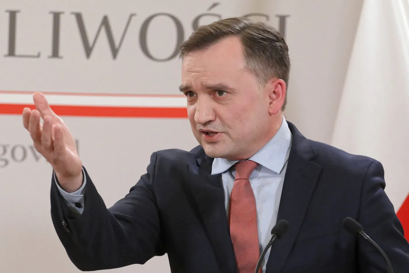 Ziobro o lex TVN: Gdybym mógł radzić prezydentowi, radziłbym podpisanie noweli