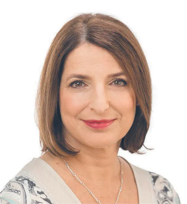 Zsuzsanna Szel