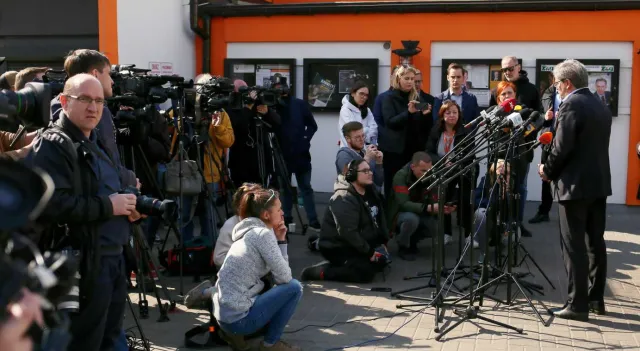 W kopalni Zofiówka ratownicy dotarli do czterech górników. "Nie dają oni oznak życia"