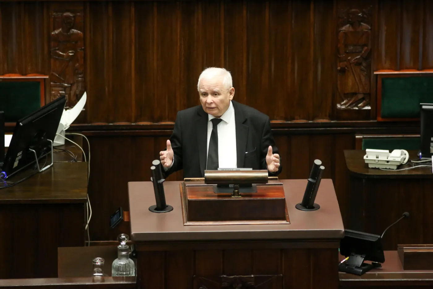 Kaczyński: Kwestia relokacji migrantów musi być przedmiotem referendum