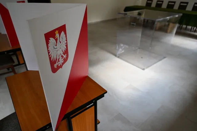 PKW: Frekwencja wyborcza na godz. 12 wyniosła 22,59 proc.