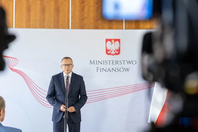 To nie koniec podwyżek w sferze budżetowej? Wiceminister finansów daje nadzieję
