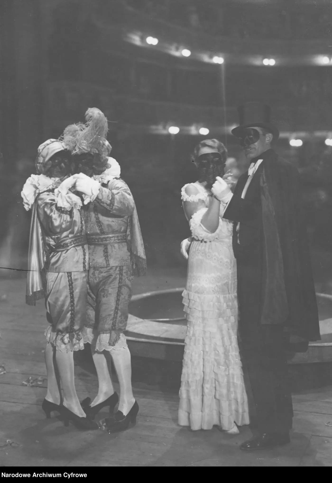 Bal sylwestrowy w Teatrze Wielkim w Warszawie, lata 30 XX wieku