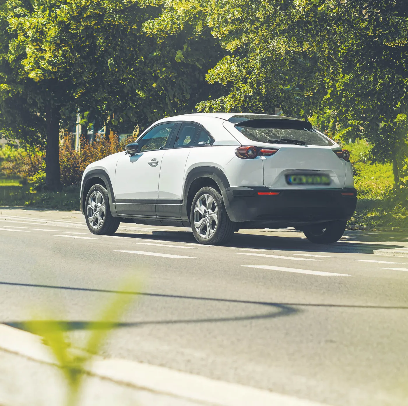 Rząd promuje elektryki, problem SUV-ów zostaje