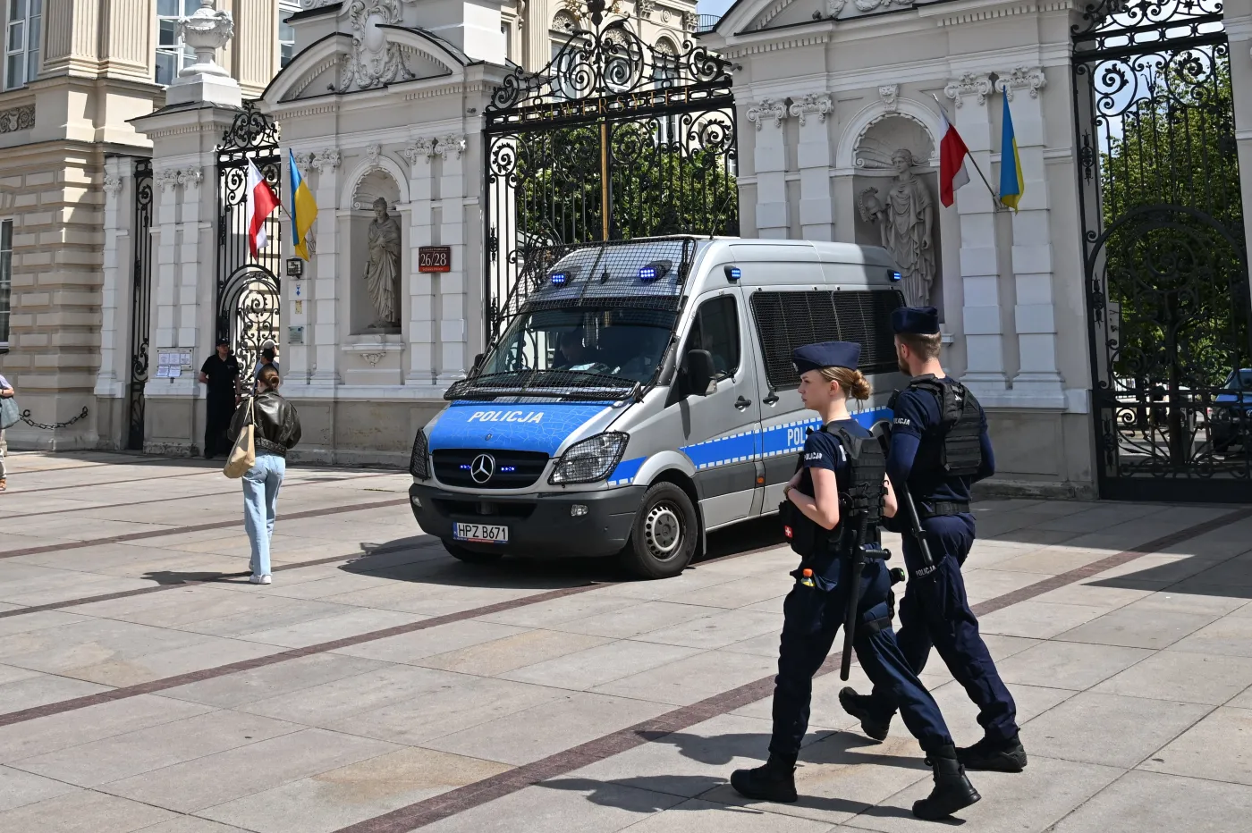 1800 zł więcej dla mundurowych. Będzie jednak jeszcze więcej benefitów