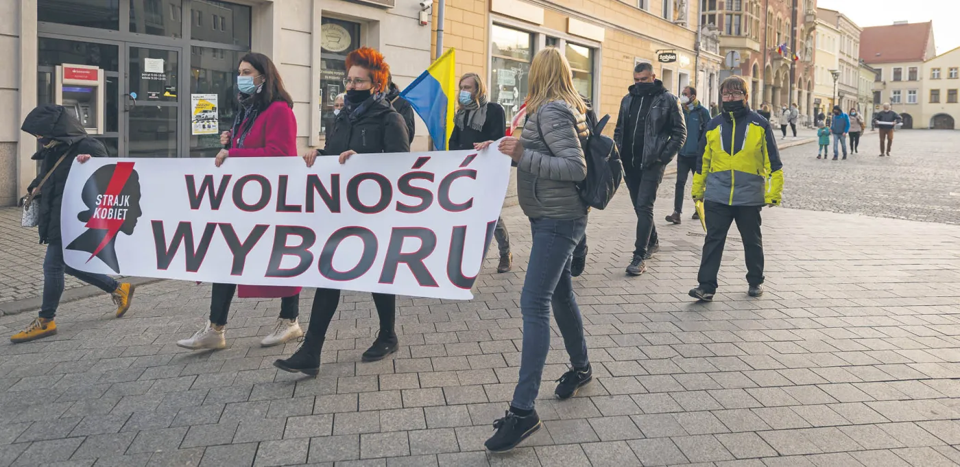 O dwóch takich, co poszli na protest