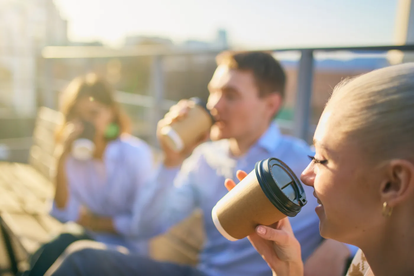 kawa w kubku jednorazowym