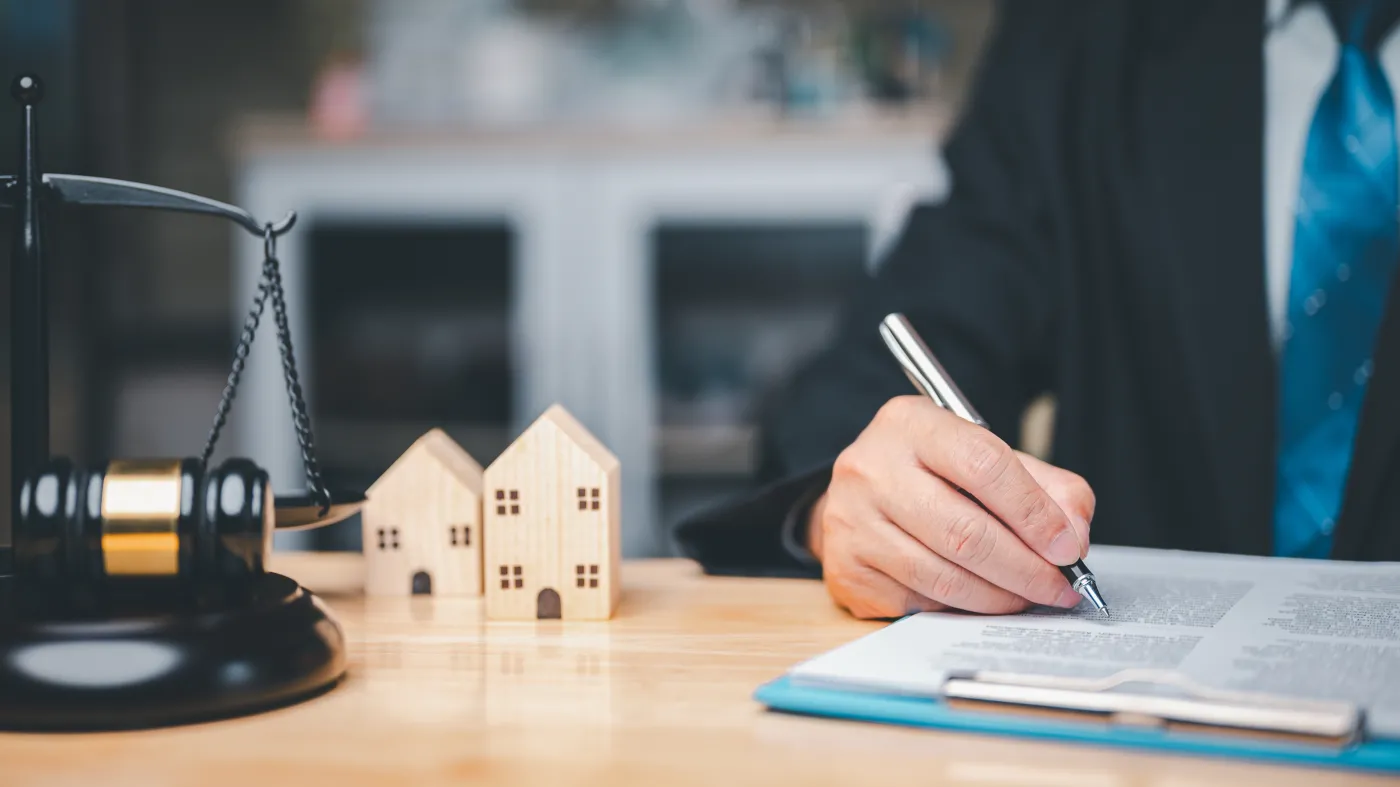 Darowizna czy umowa dożywocia? Sprawdź, co bardziej opłaca się przy mieszkaniu