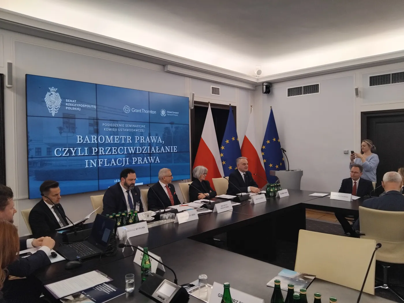 Komisja Ustawodawcza Senatu. Na zdj. Arkadiusz Myrcha, Kamil Wyszkowski, Krzysztof Kwiatkowski, Ewa Polkowska, Waldemar Pawlak