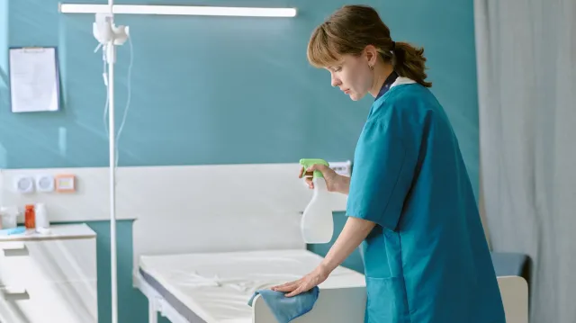 Szpital rezygnuje z salowych od 1 czerwca. 62 pracownice boją się o przyszłość