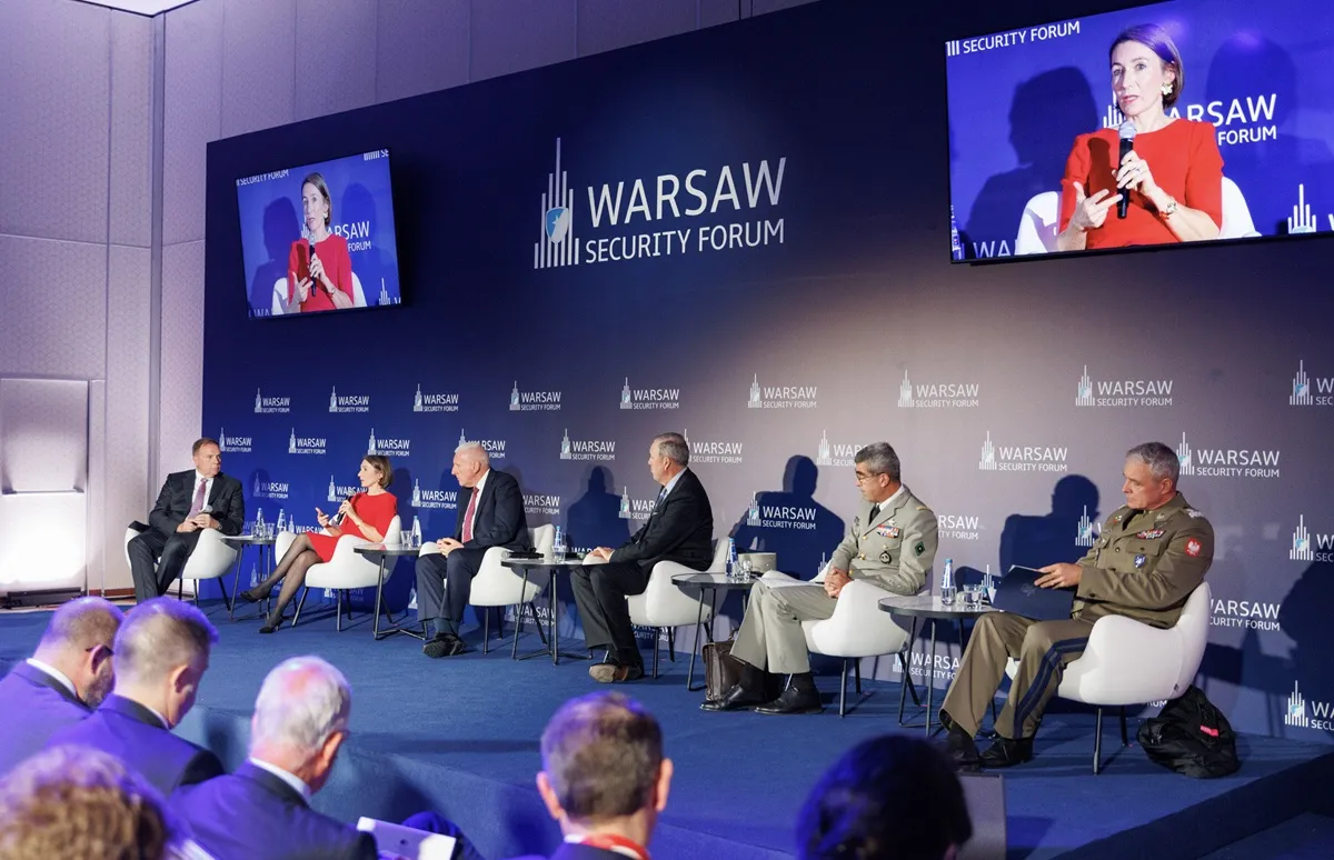 Ministrowie i parlamentarzyści z dziewięciu państw Europy apelują o wspólną strategię wobec Rosji i silniejsze odstraszanie nuklearne NATO