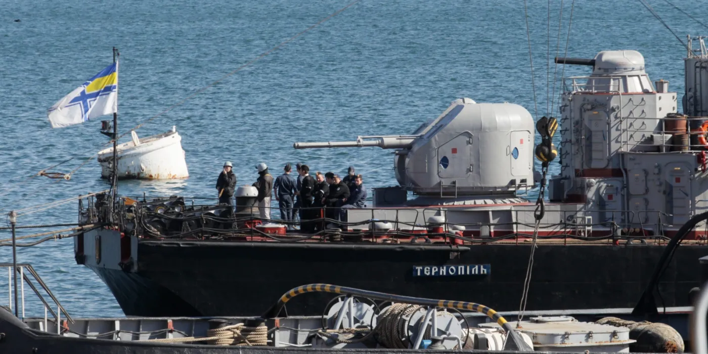 Rosyjski statek "Turbinist" na patrolu w pobliżu Sewastopola na Krymie.