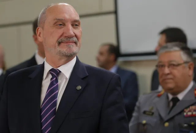 Macierewicz zapowiada poważne zmiany w wojsku