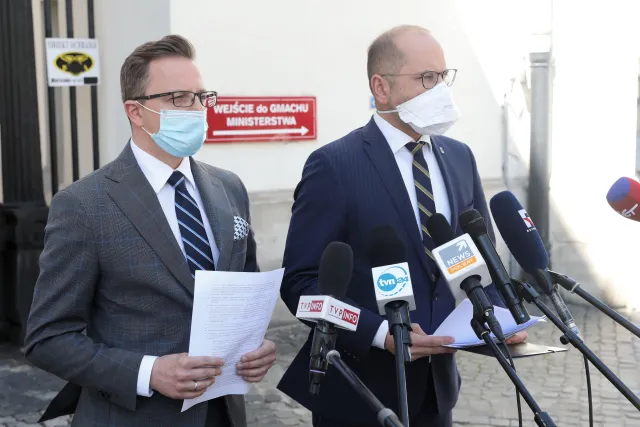 Posłowie KO: Apelujemy, by Sejm zajął się projektem uchwały ws. komisji śledczej dot. respiratorów