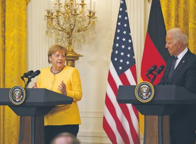 Berlin spija śmietankę. Niemcy korzystają na polepszeniu stosunków z USA