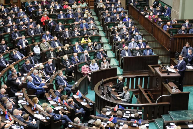 Sejm rozpoczął posiedzenie. Rząd przedstawi informację nt. sytuacji na granicy z Białorusią