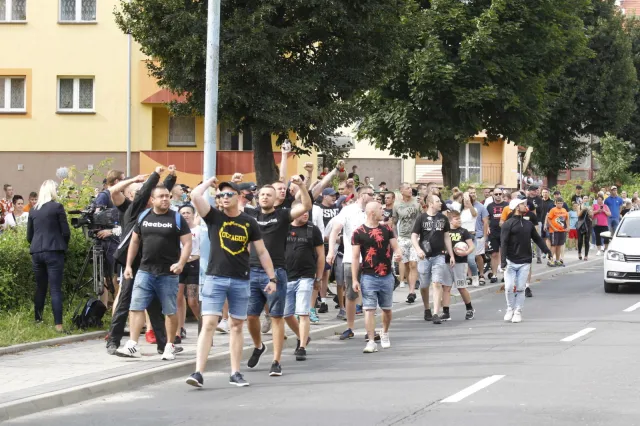 Zamieszki przed komendą policji w Lubinie. Ponad 30 zatrzymanych