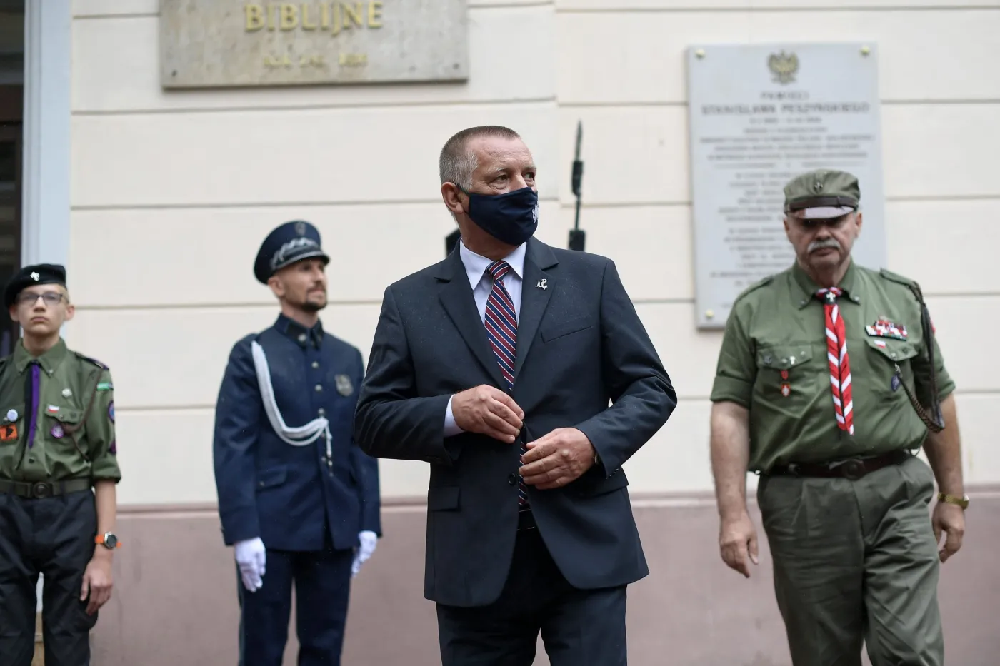 Banaś tanio skóry nie sprzeda