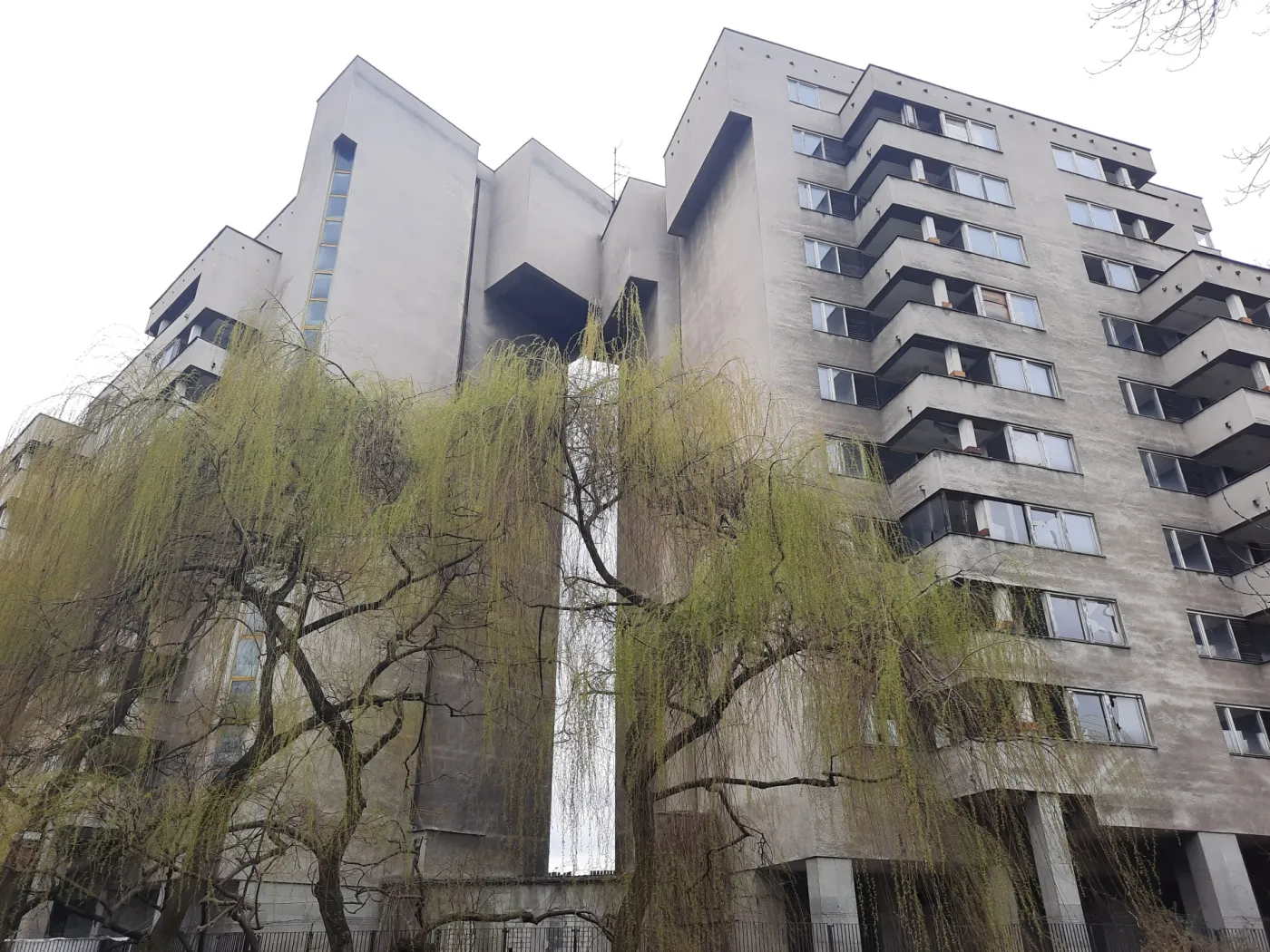 Dawne Szpiegowo, czyli budynek przy ul. Sobieskiego 100 w Warszawie