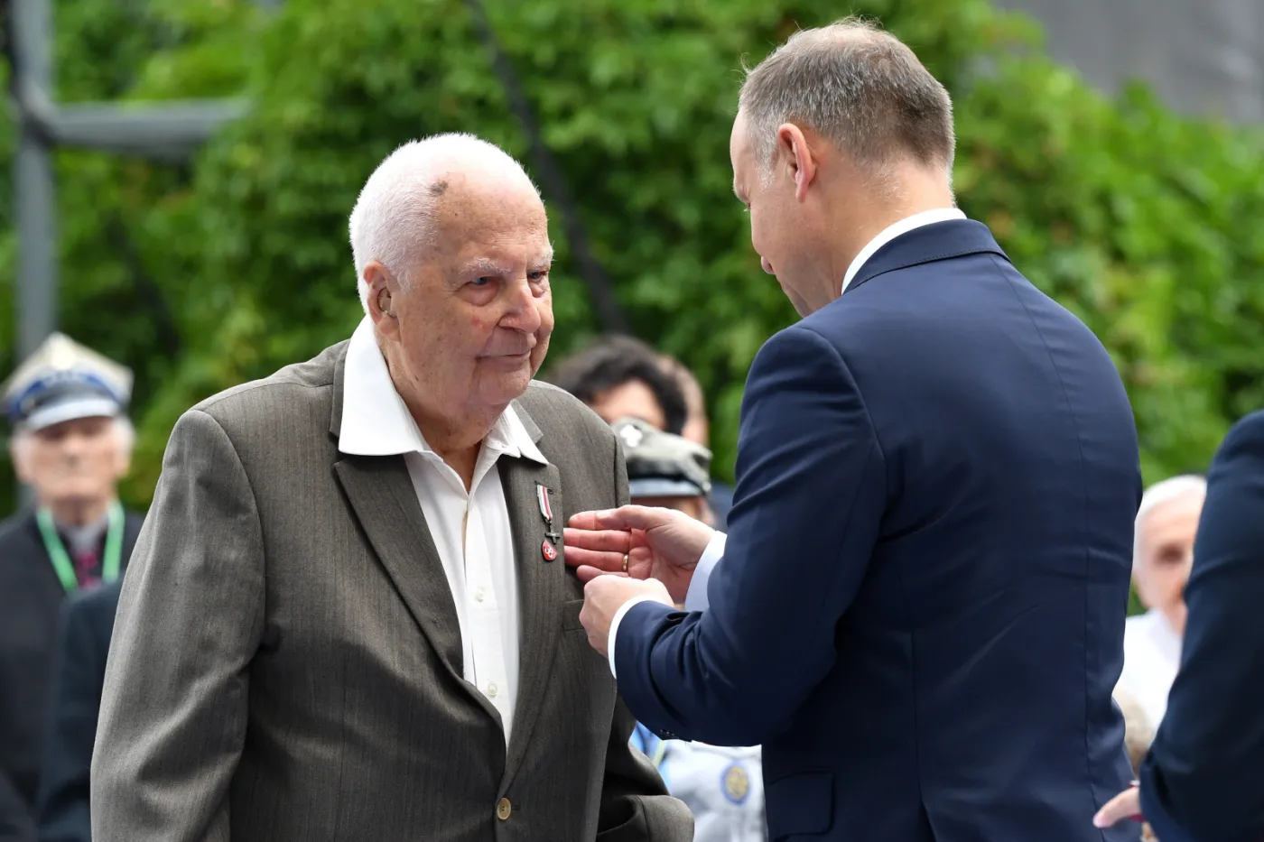 Powstańcy warszawscy odznaczeni na spotkaniu z Dudą i Trzaskowskim