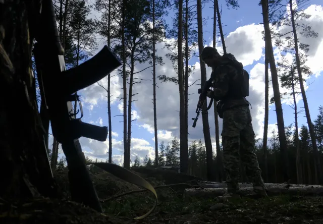 W odbitym mieście Łyman Ukraińcy znaleźli masowy grób ponad 50 cywilów