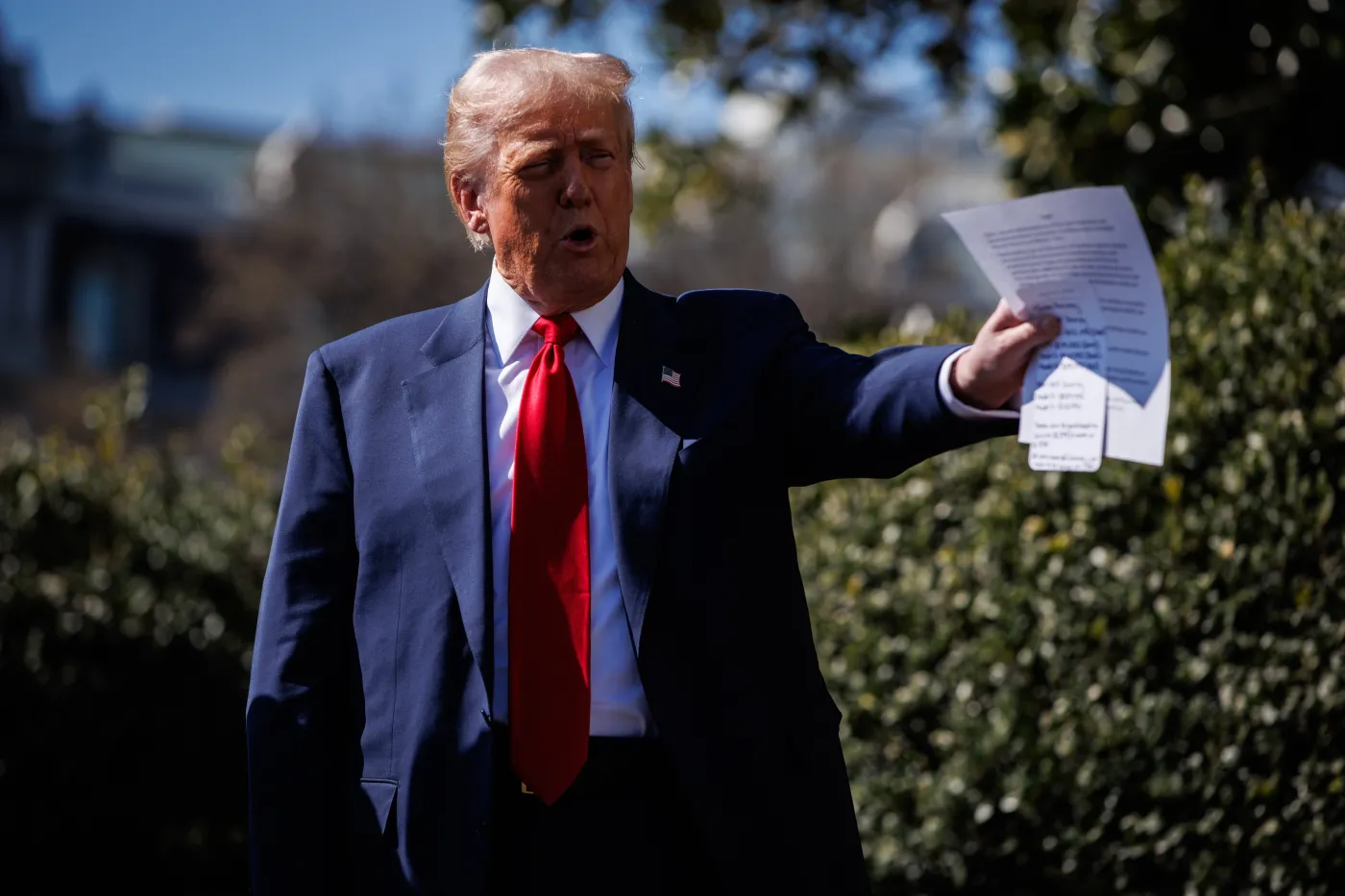 Trump: Możemy nałożyć niszczycielskie sankcje na Rosję