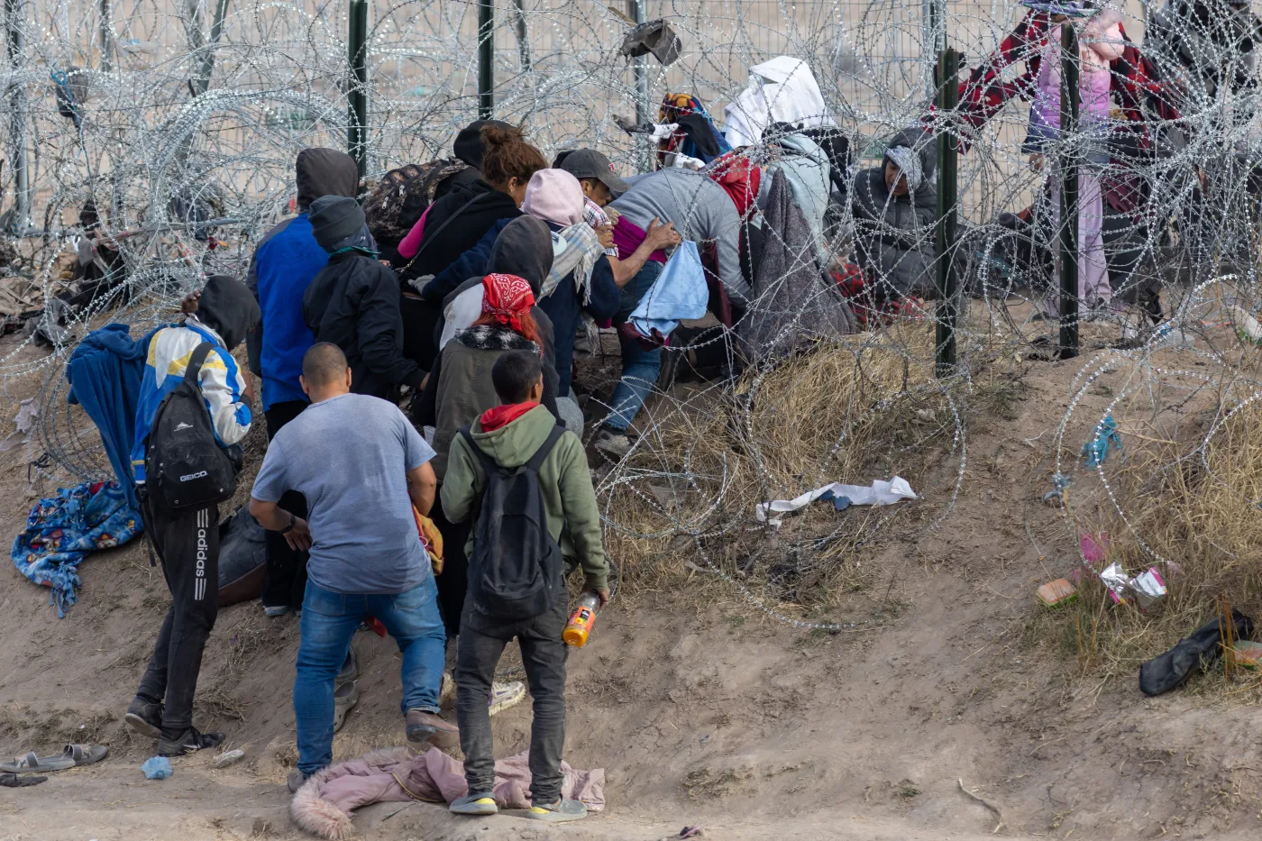 Polski żołnierz zaatakowany na granicy. Migrant został zatrzymany